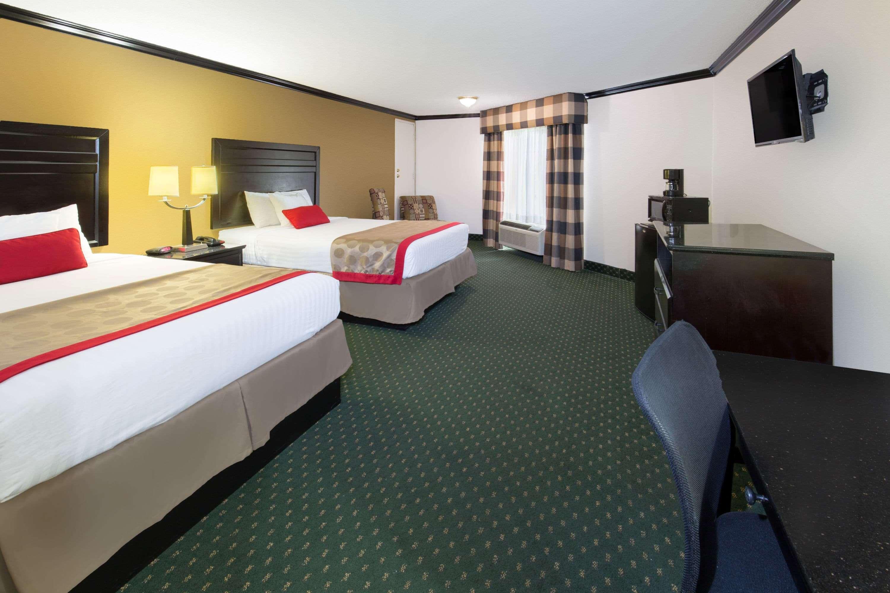 Ramada By Wyndham 2*