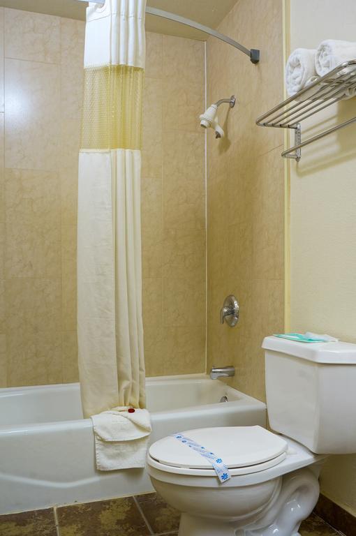 Hotel Ramada By Wyndham Ontario
