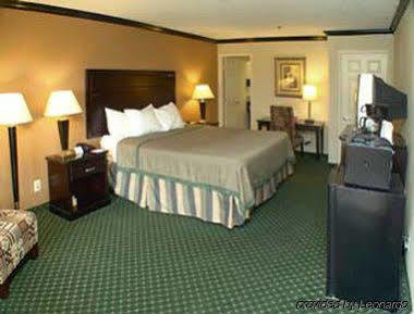 Hotel Ramada By Wyndham 2*