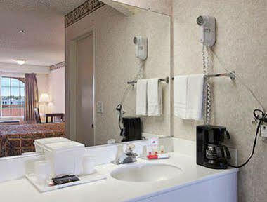 Ramada By Wyndham Ontario