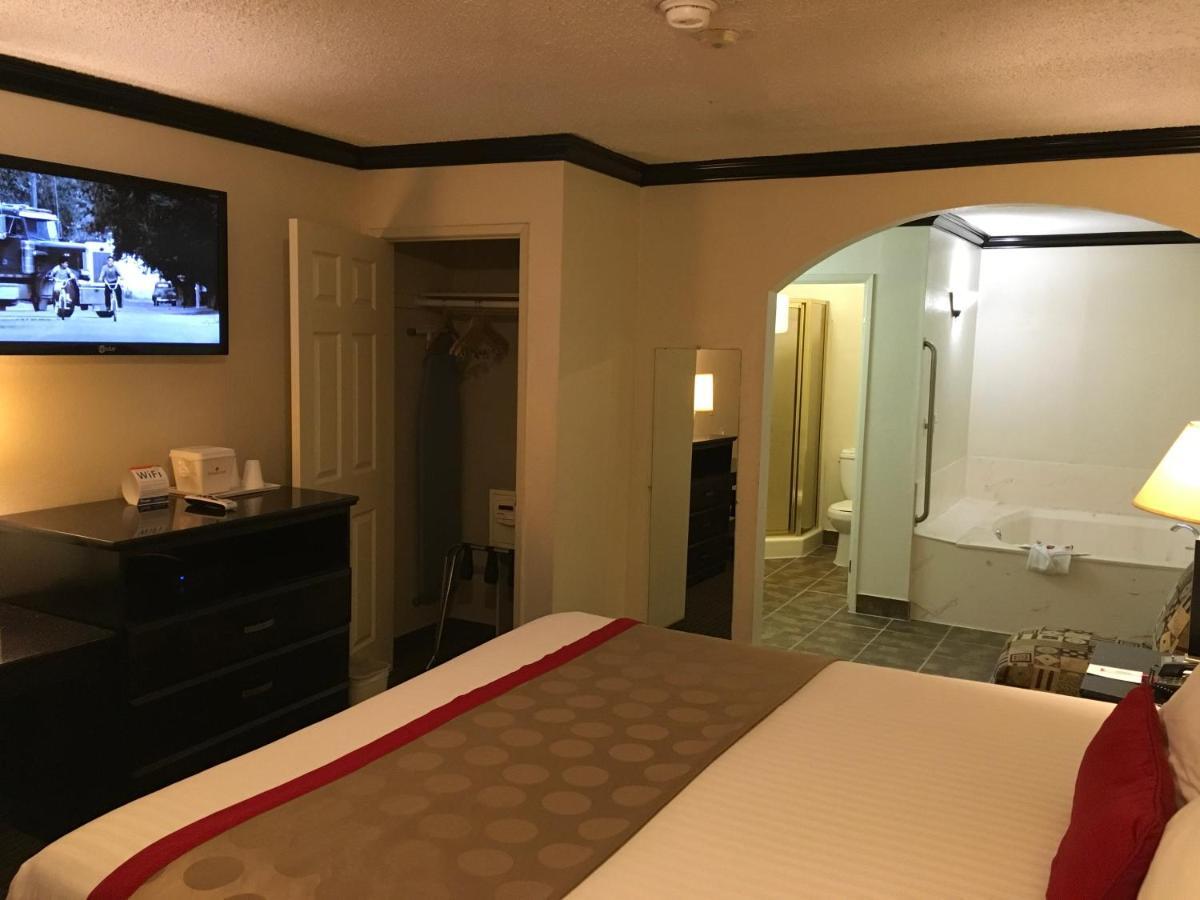 Ramada By Wyndham Ontario