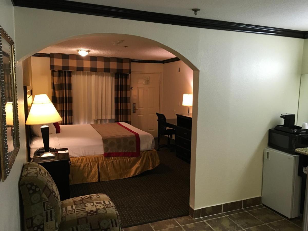 Ramada By Wyndham Hotel 2*
