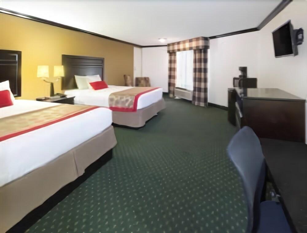 Ramada By Wyndham Hotel Ontario