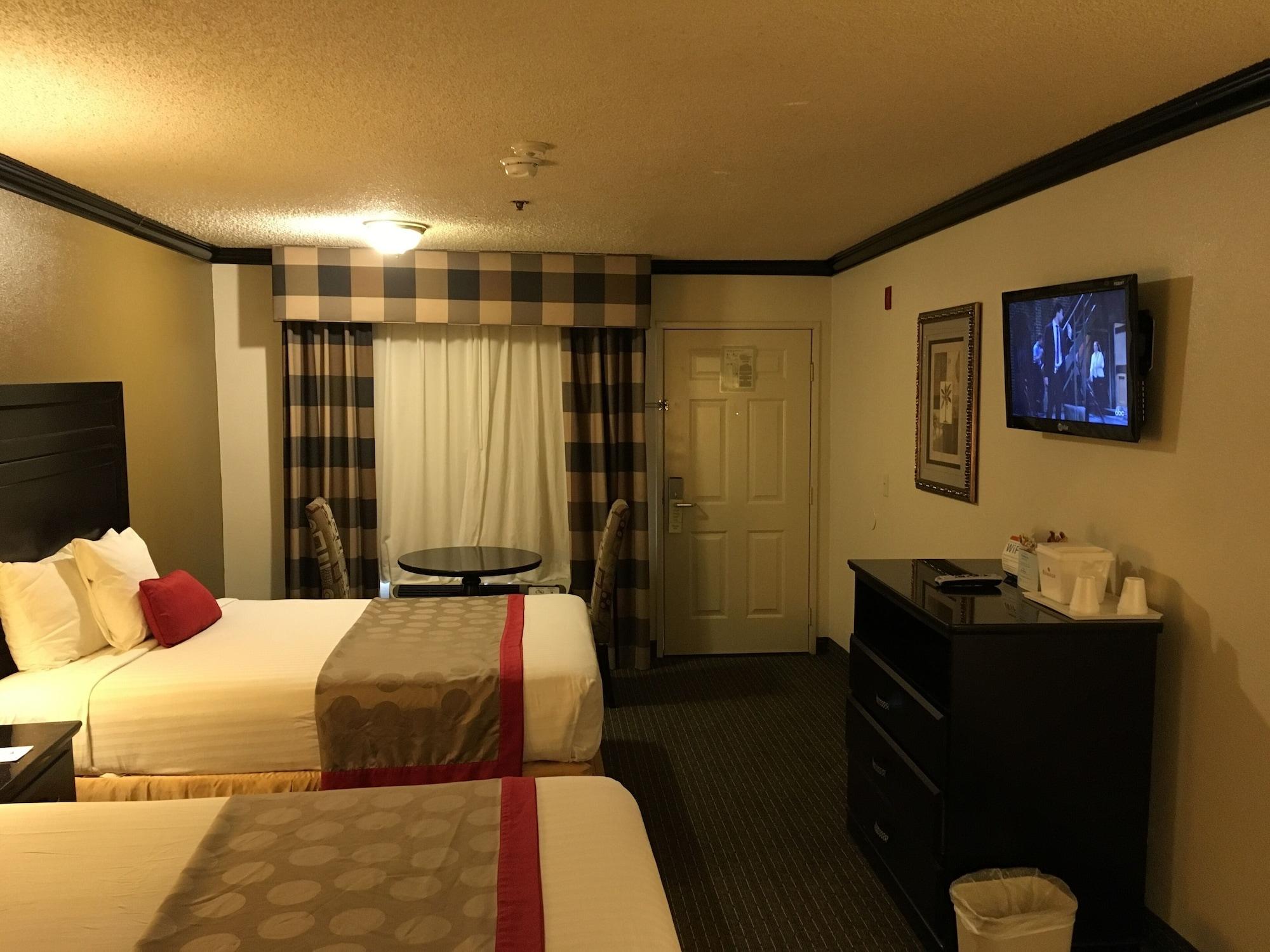 Ramada By Wyndham Hotel 2*