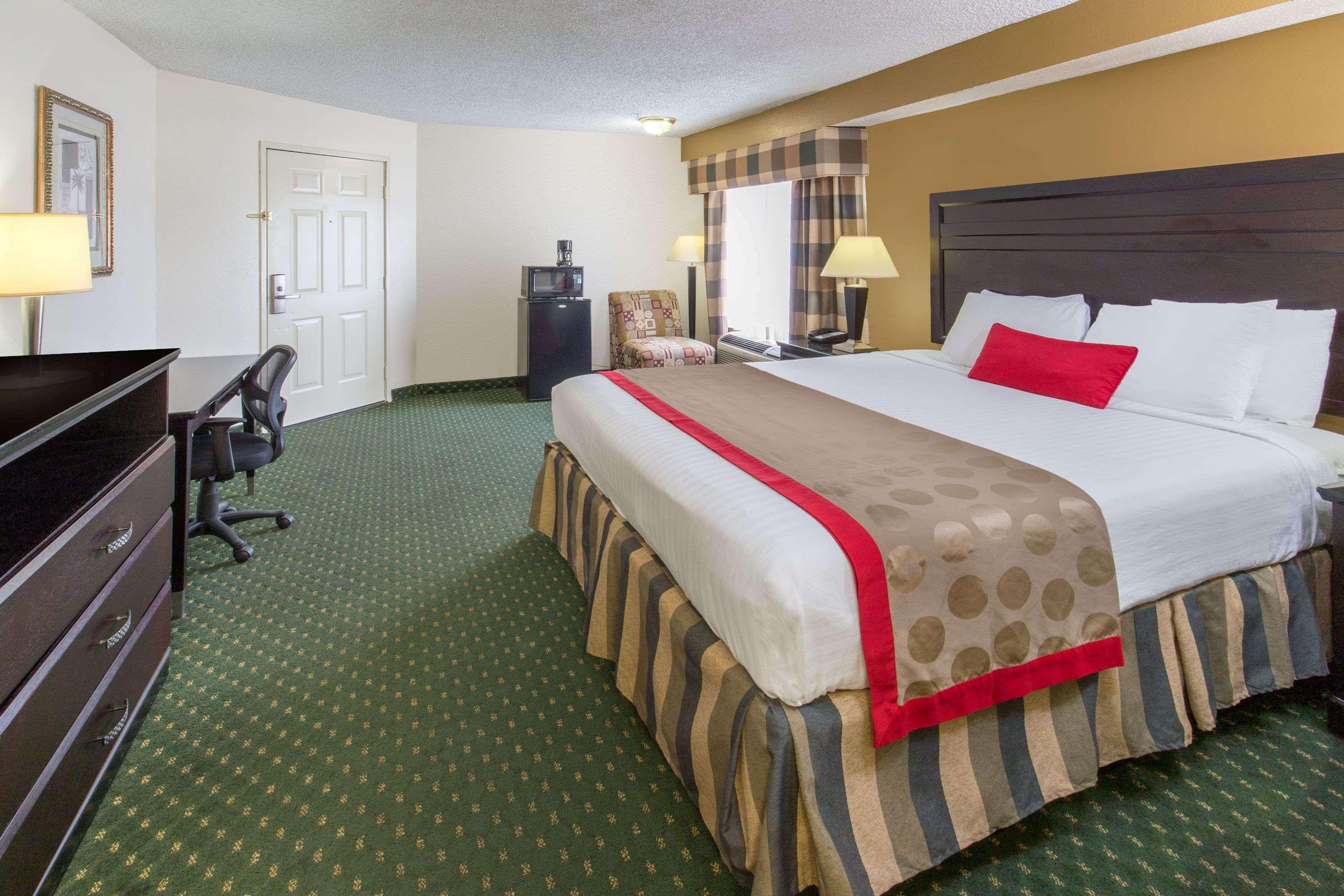 Ramada By Wyndham 2*