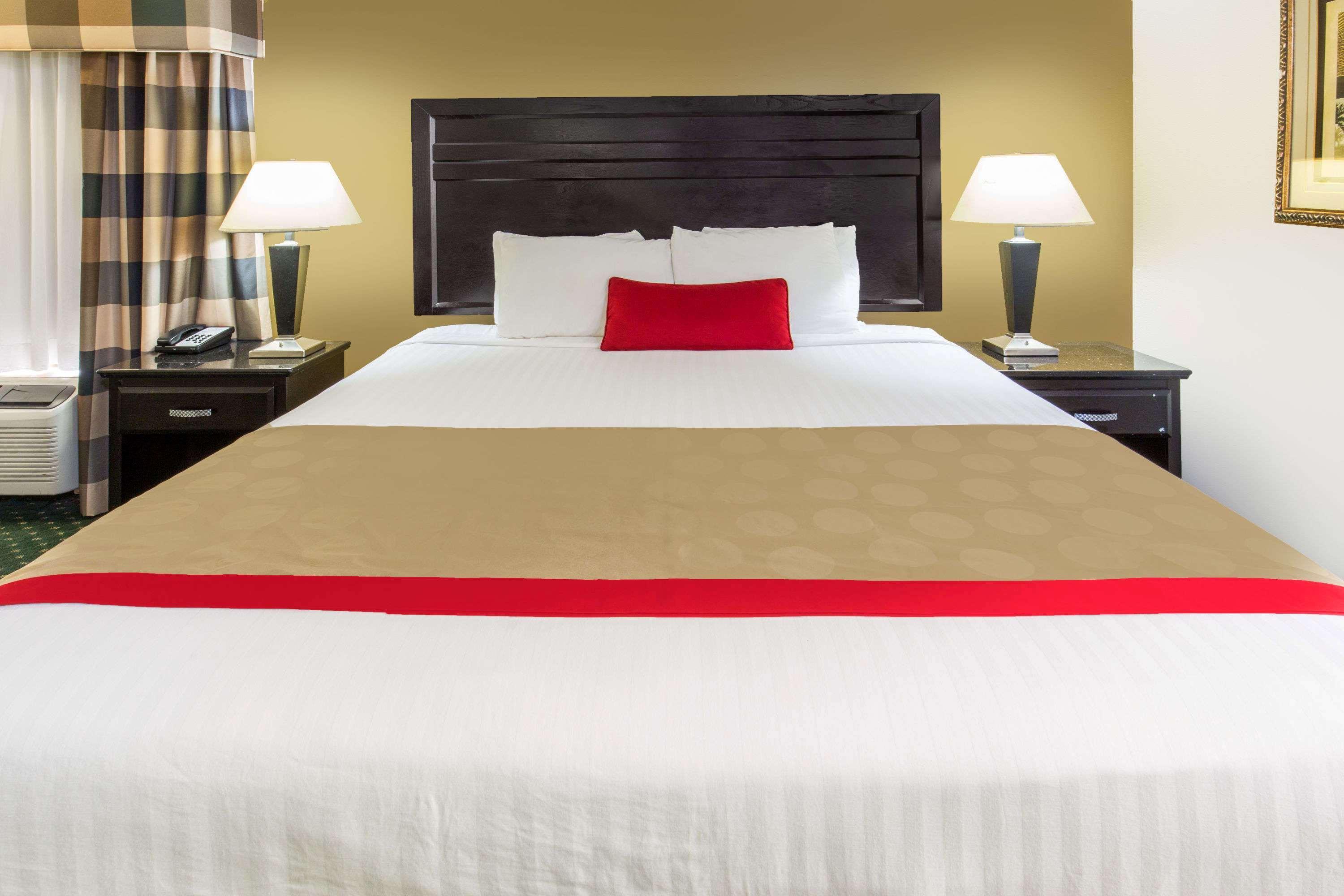 Ramada By Wyndham 2* Ontario