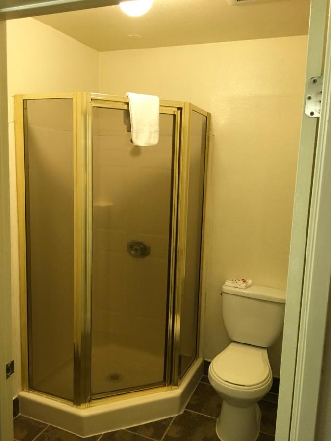 Ramada By Wyndham 2* Ontario